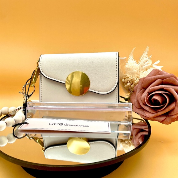 BCBGeneration Small Card Wallet with Beaded Bracelet, Cream NWT - Picture 9 of 9